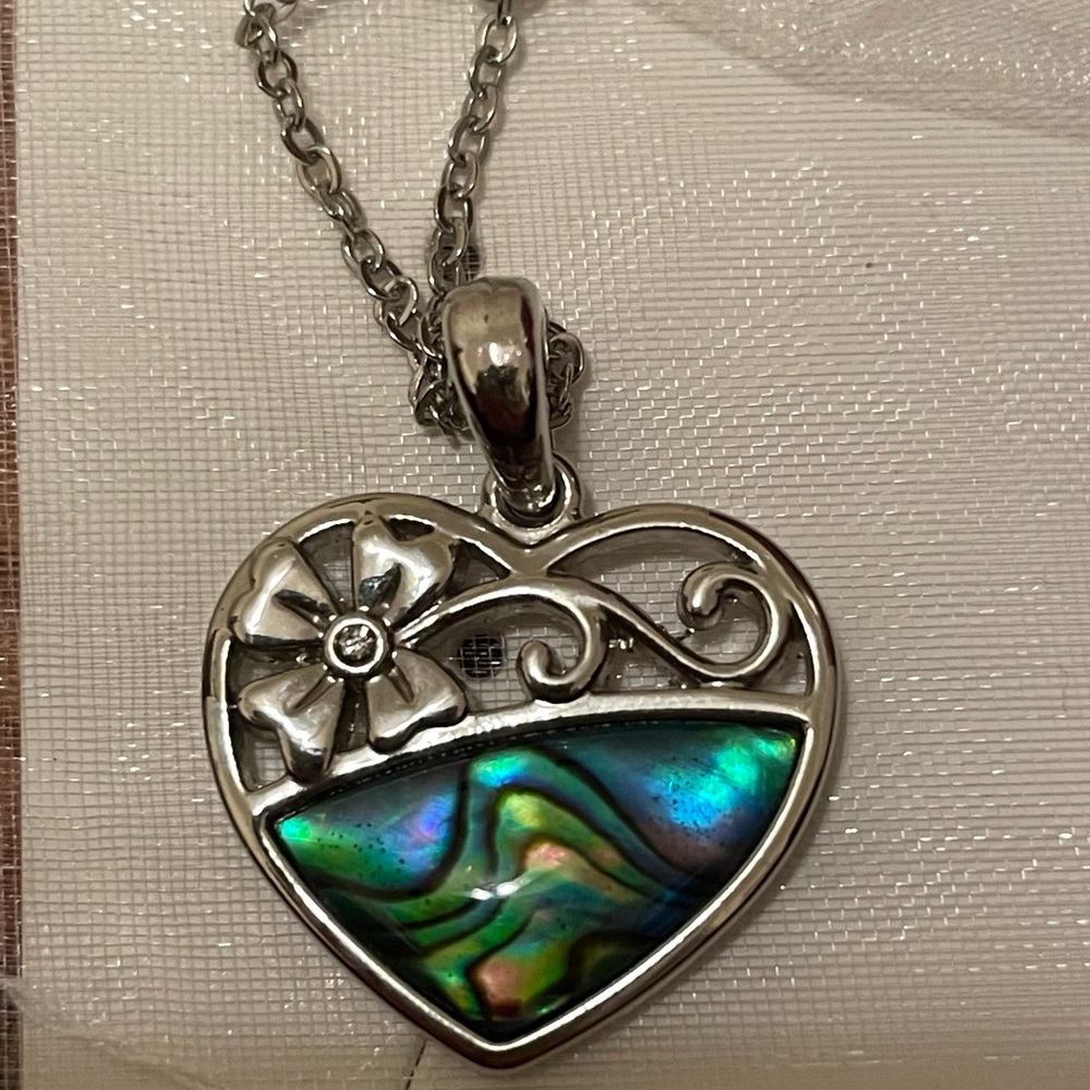 NWT Rainbow Swirl Heart Pendant Necklace